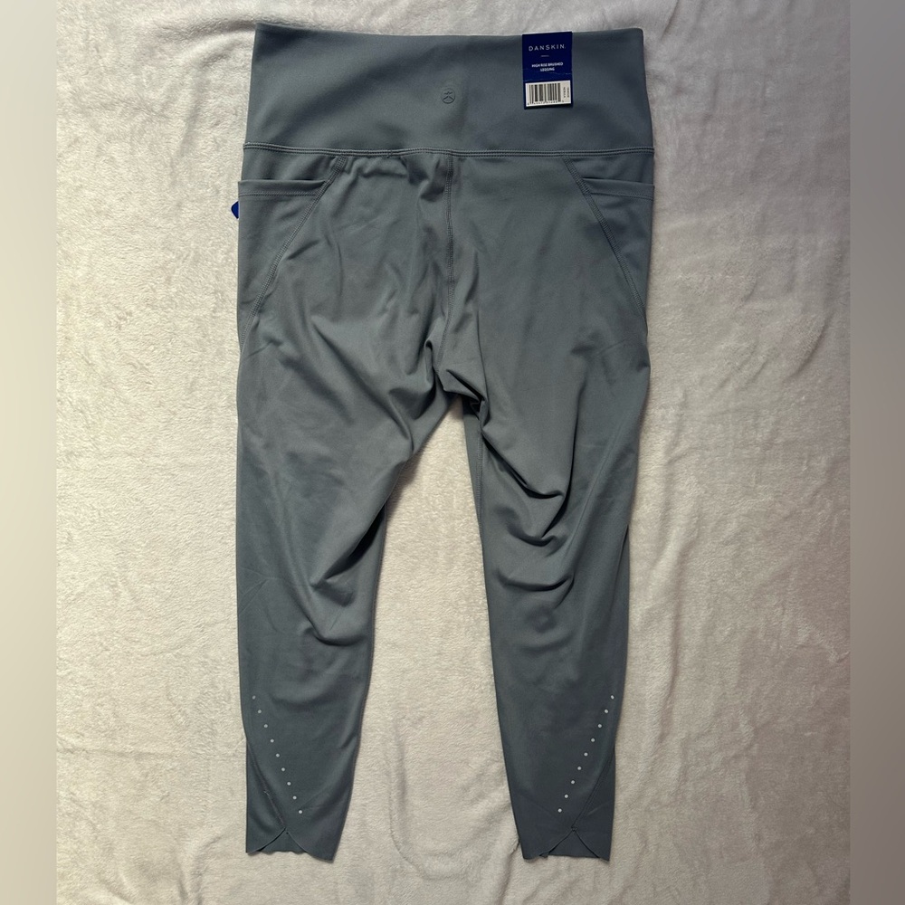 Danskin Nebula High Rise Brushed Legging Size Large NWT Inseam 25” - Picture 13 of 16